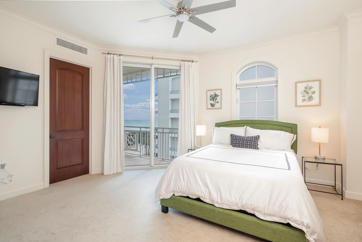 Bedroom, Interior, Water