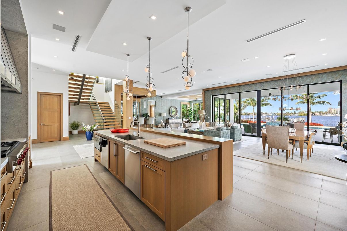 Dining room, Interior, Kitchen, Pendant Lights, Recessed Lighting, Stainless Steel Appliances, Water