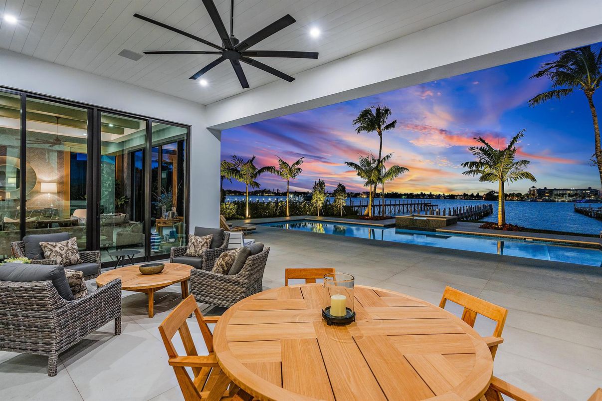 Dining room, Exterior, Pool, Recessed Lighting, Water