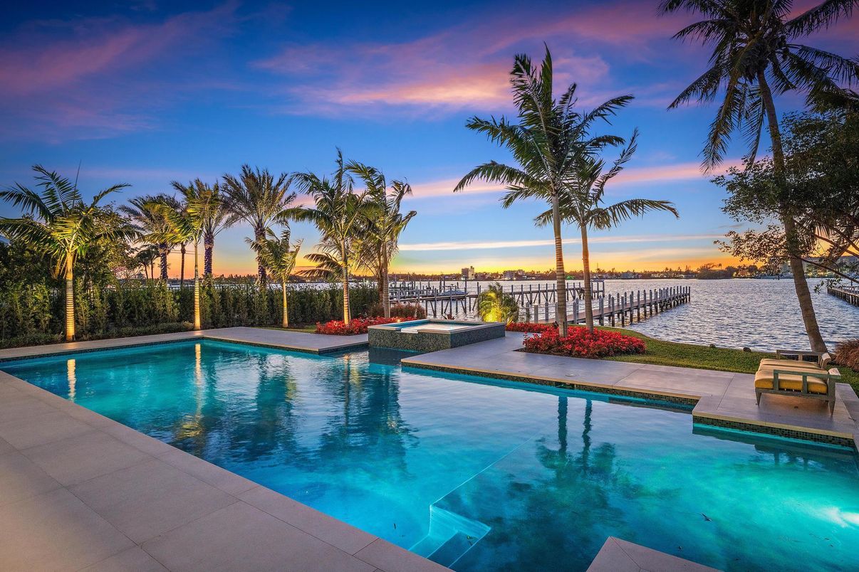 Exterior, Pool, Water