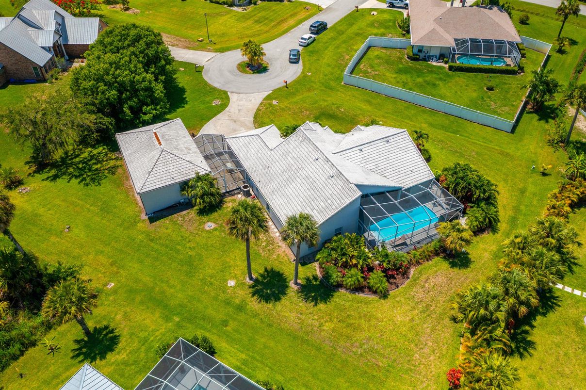 Exterior, Drone