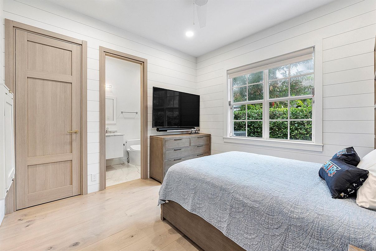 Bathroom, Bedroom, Interior, Recessed Lighting, Wood Texture Flooring