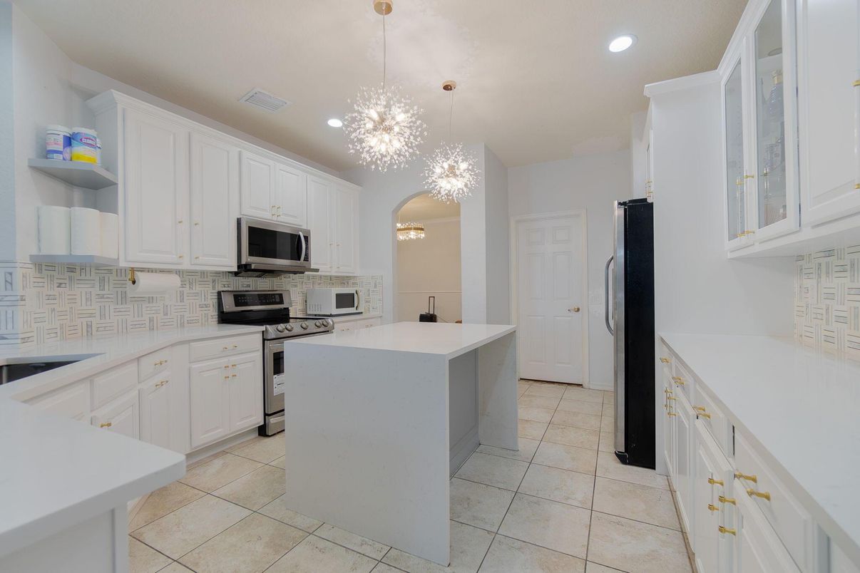 Interior, Kitchen, Pendant Lights, Recessed Lighting, Stainless Steel Appliances