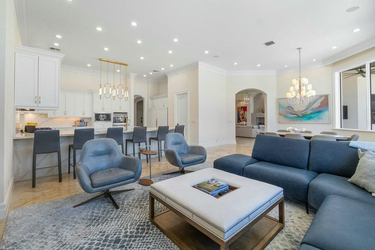 Chandelier, Interior, Kitchen, Living room, Pendant Lights, Recessed Lighting