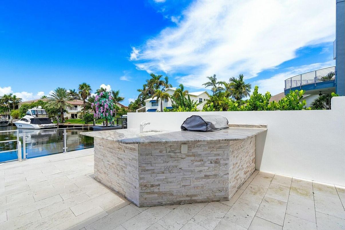 Exterior, Pool, Water