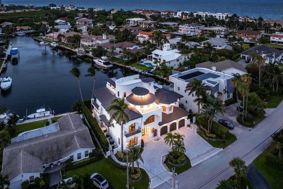 Exterior, Drone