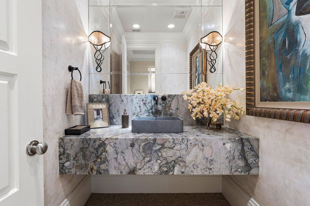 Bathroom, Interior, Recessed Lighting