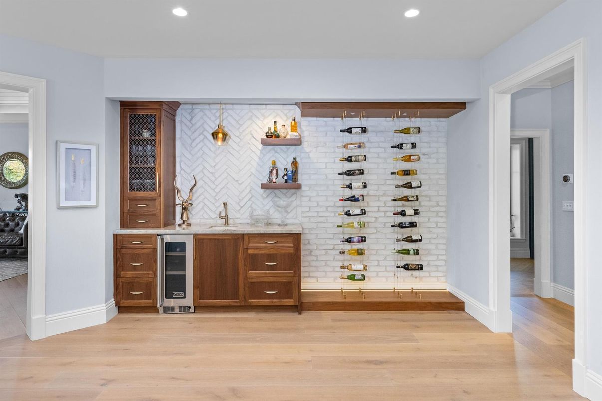 Interior, Pendant Lights, Recessed Lighting, Wine Storage, Wood Texture Flooring