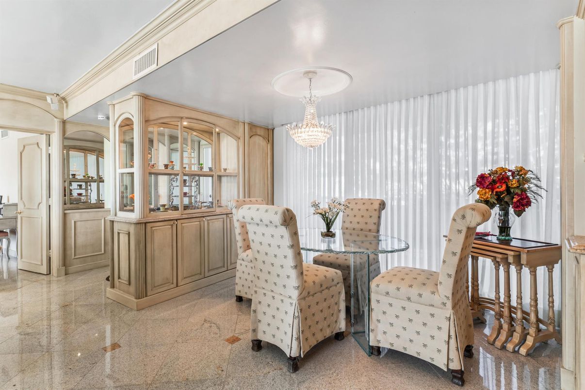 Chandelier, Dining room, Interior