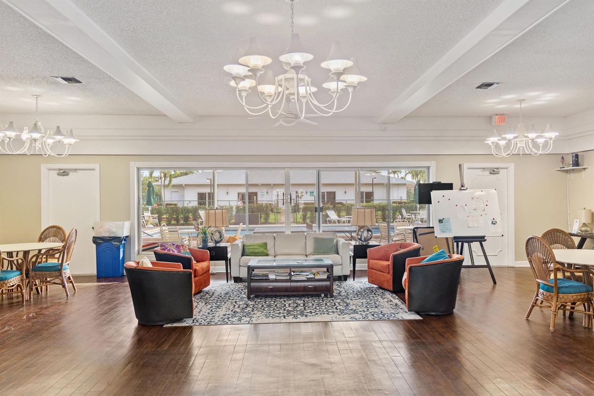 Chandelier, Dining room, Interior, Living room, Pendant Lights, Wood Texture Flooring