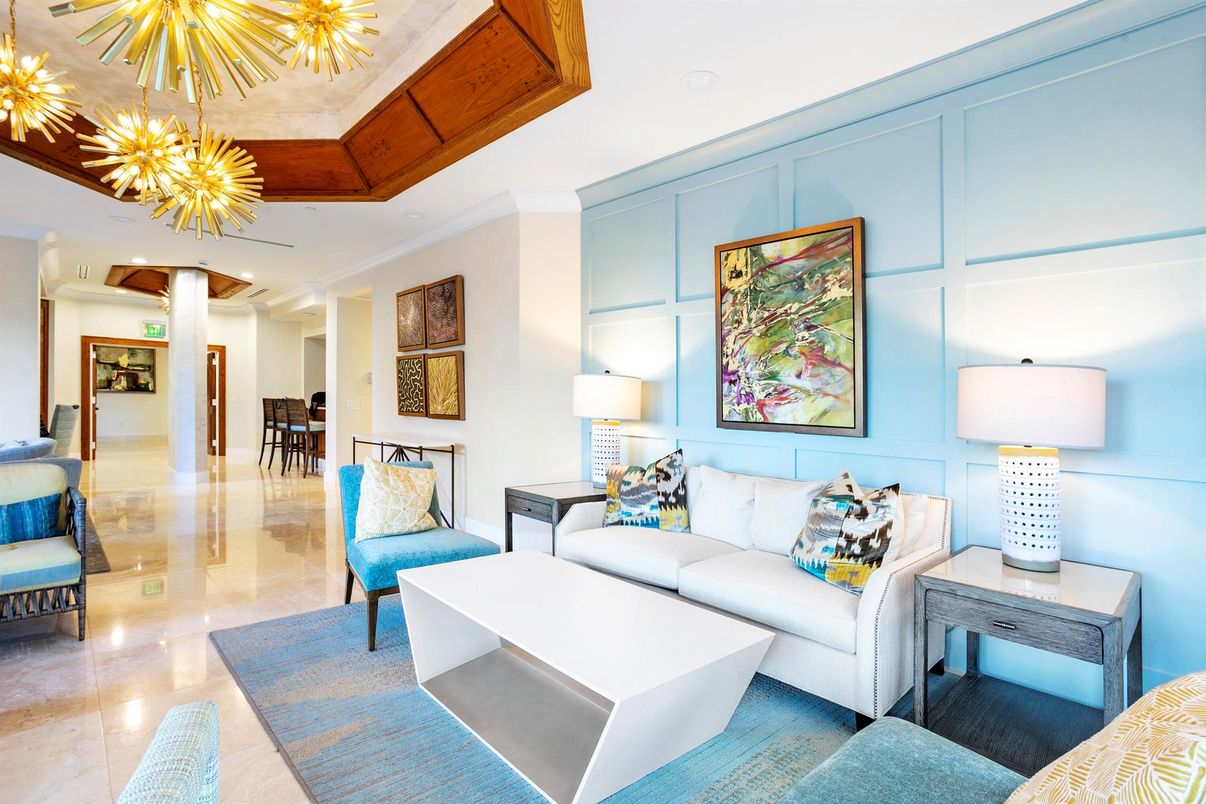 Interior, Living room, Pendant Lights, Recessed Lighting