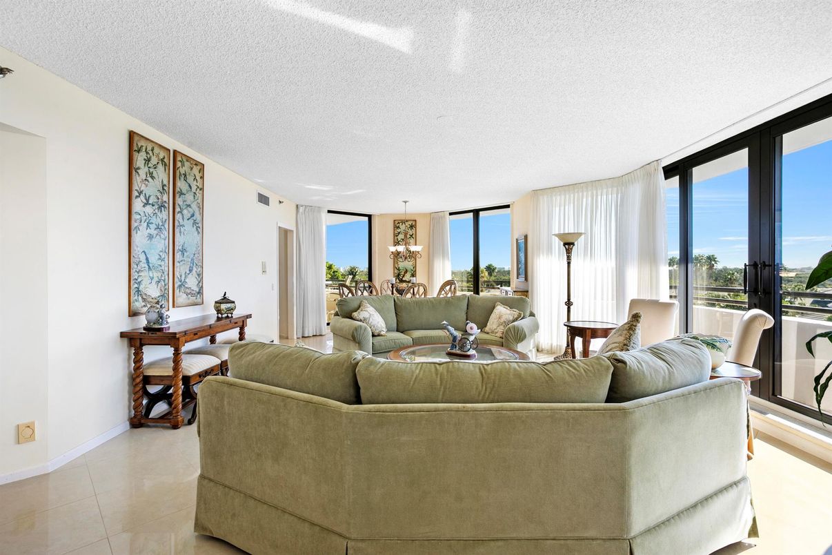 Interior, Living room, Water