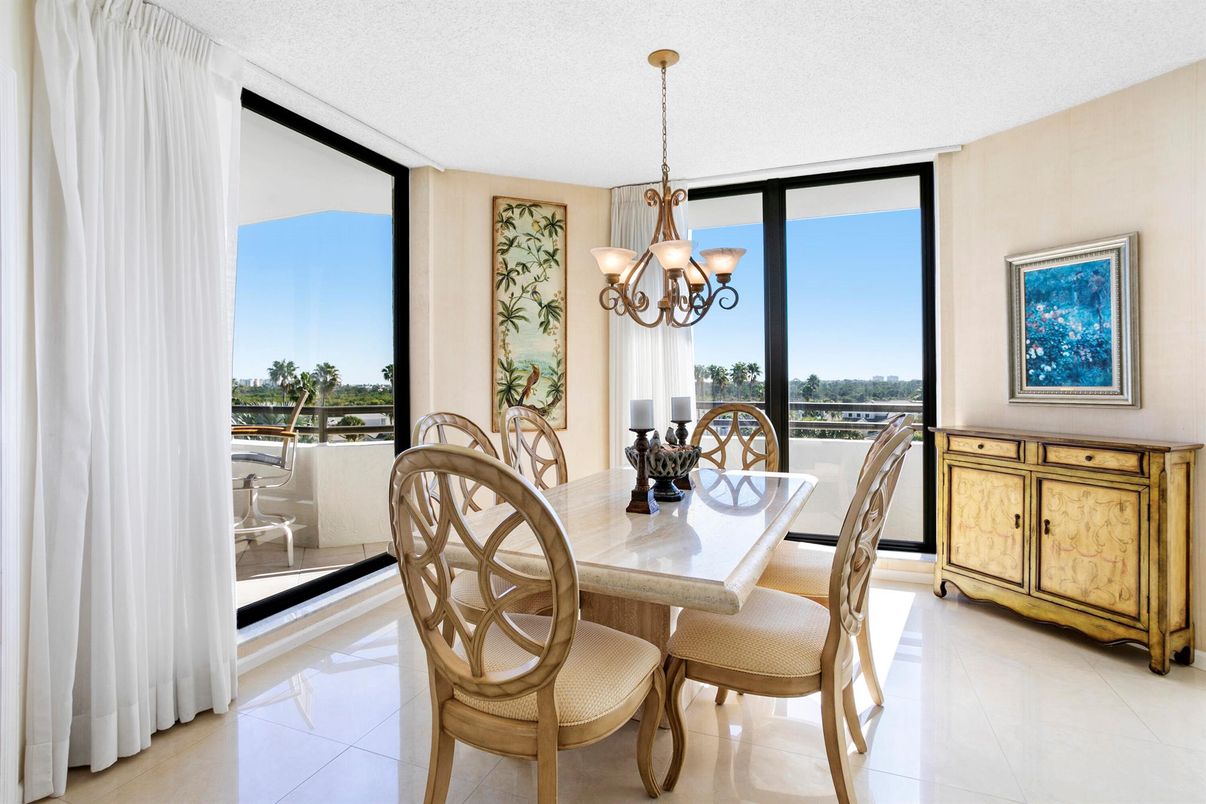 Chandelier, Dining room, Interior