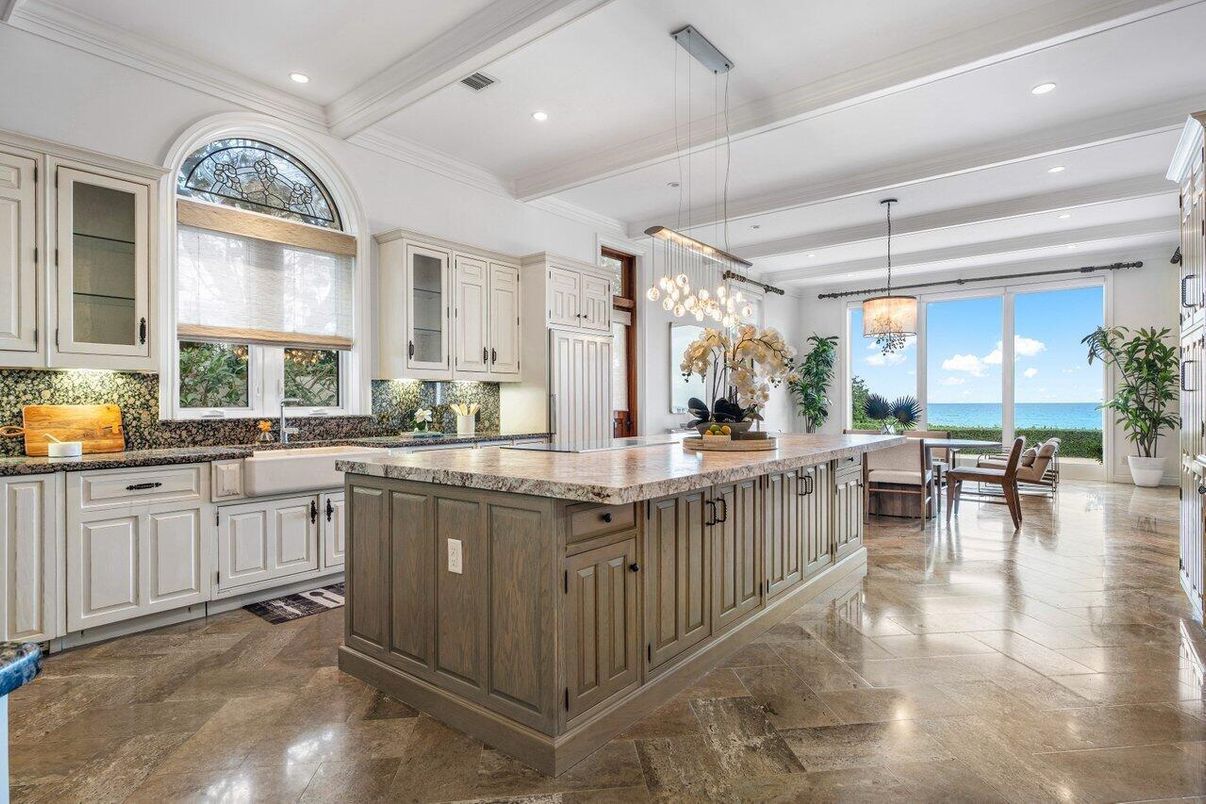 Chandelier, Dining room, Interior, Kitchen, Pendant Lights, Recessed Lighting, Water