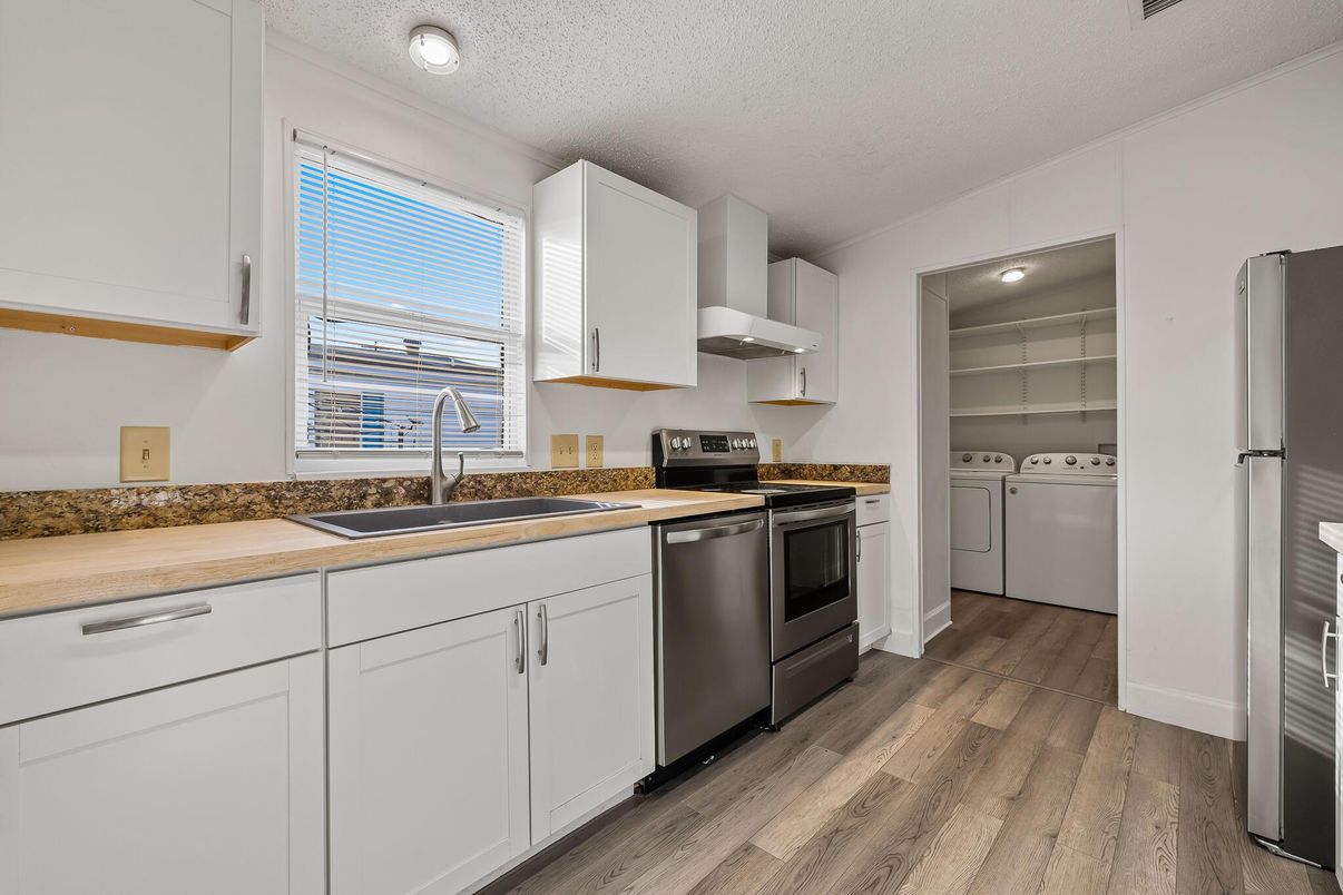 Interior, Kitchen, Washer, Wood Texture Flooring