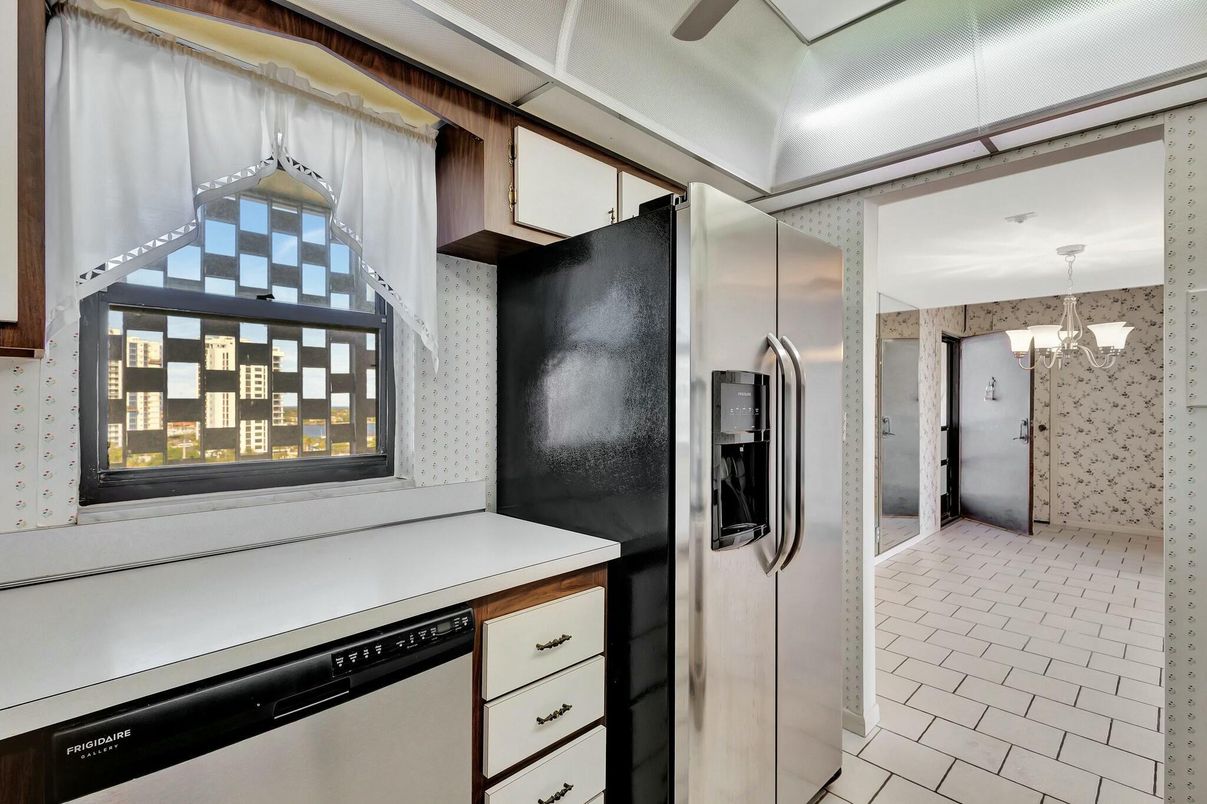 Interior, Kitchen, Pendant Lights, Stainless Steel Appliances