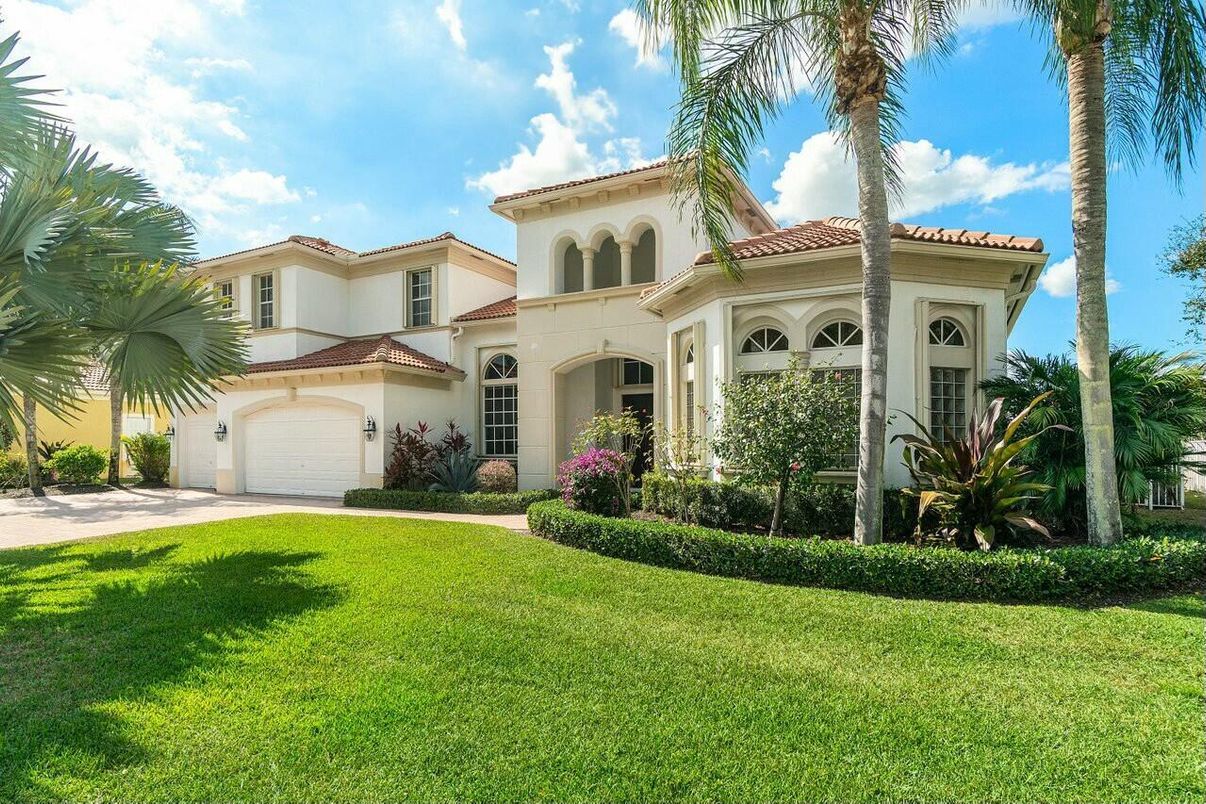 Attached, Backyard, Exterior, Facade, Mediterranean