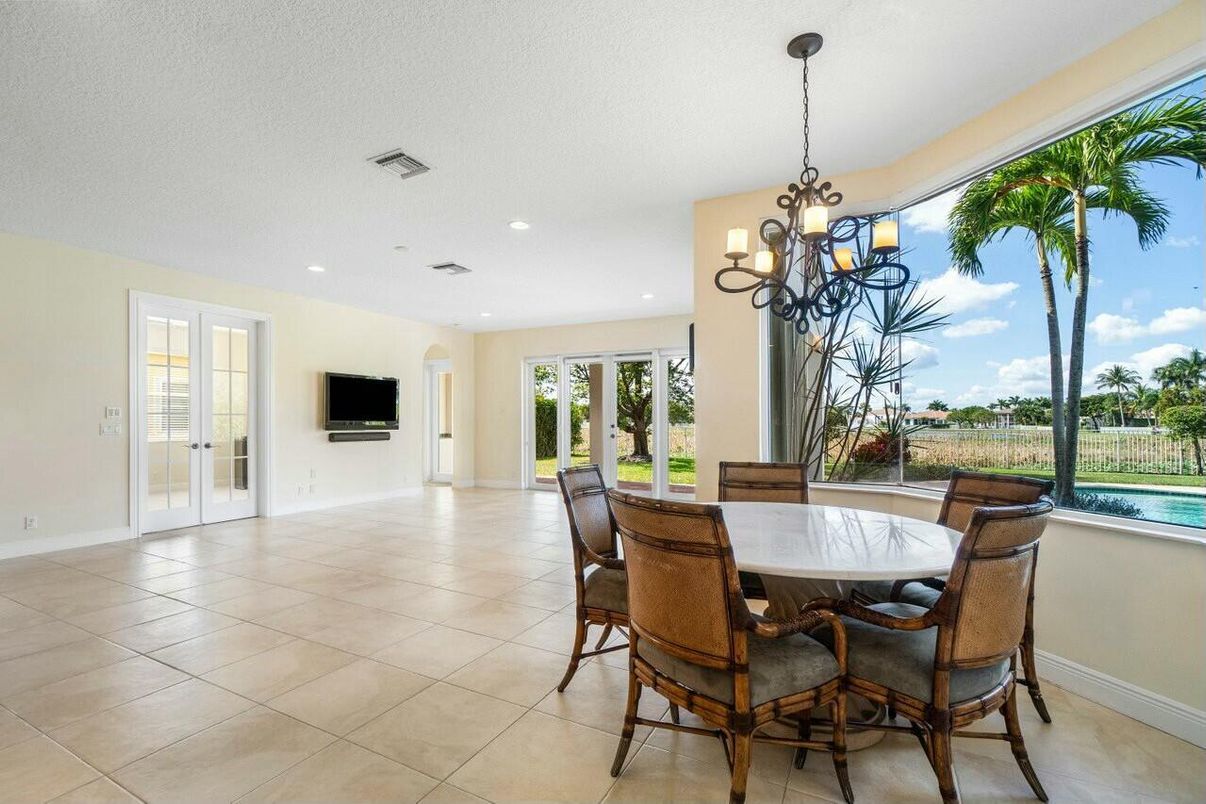 Chandelier, Dining room, Interior, Recessed Lighting