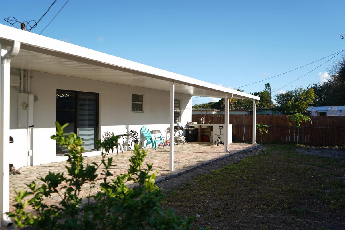 Backyard, Exterior
