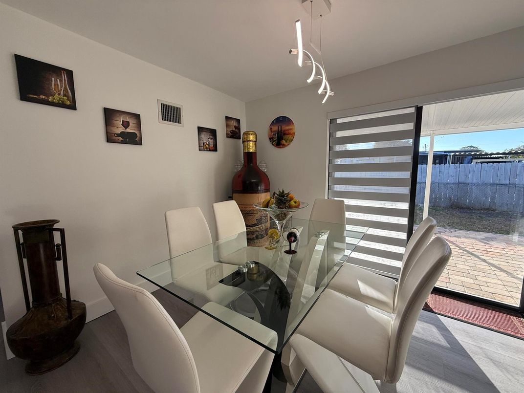 Dining room, Interior, Pendant Lights