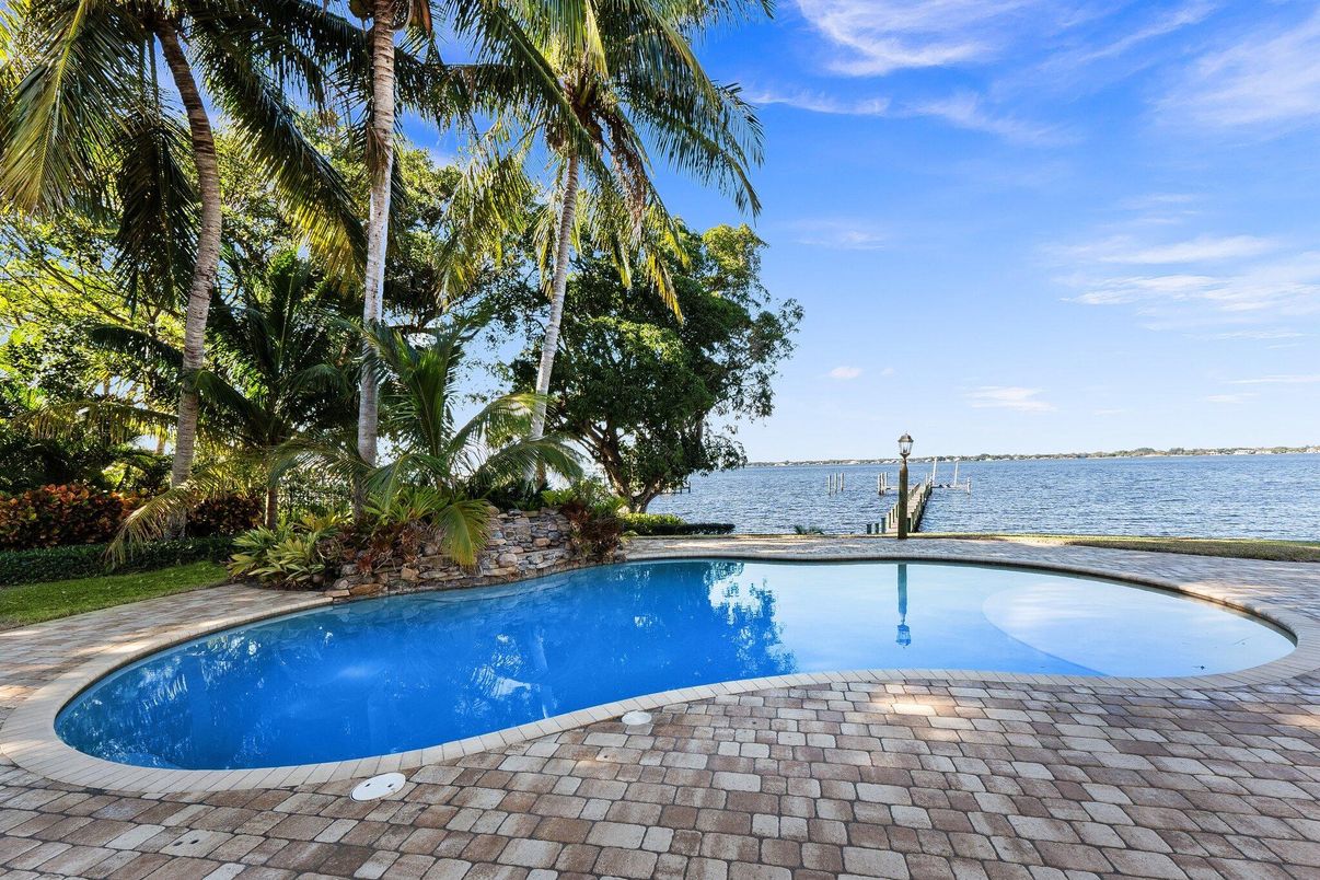 Exterior, Pool, Water
