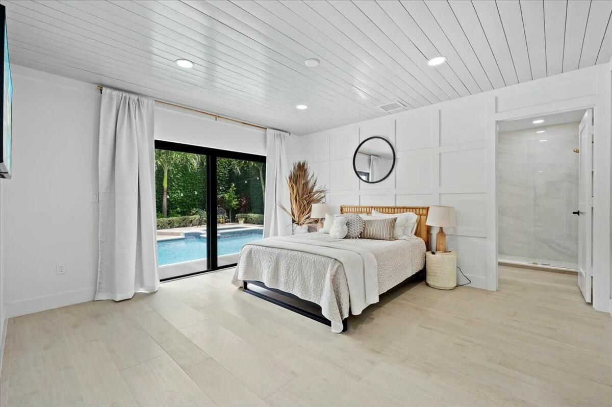 Bathroom, Bedroom, Interior, Recessed Lighting, Wood Texture Flooring