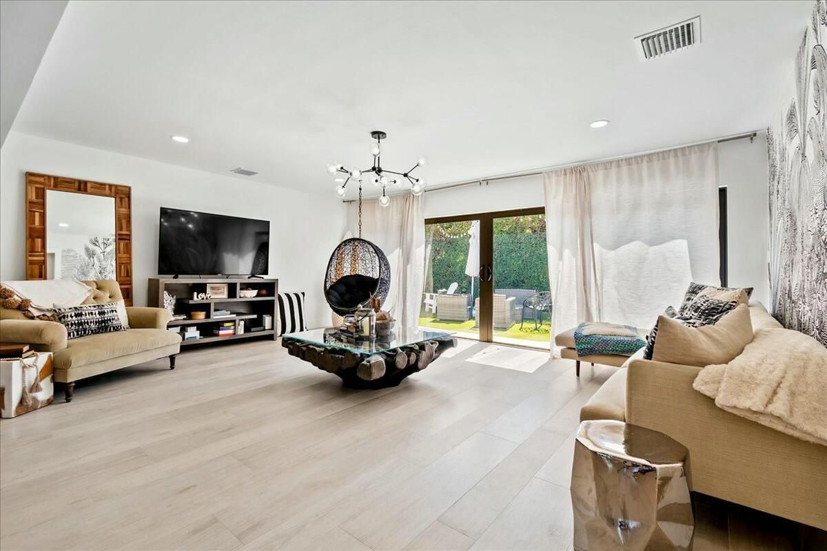 Interior, Living room, Pendant Lights, Recessed Lighting, Wood Texture Flooring