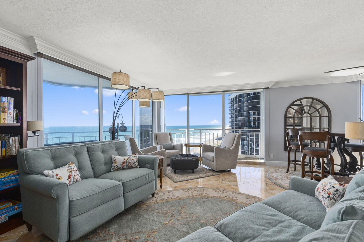 Dining room, Interior, Living room, Water