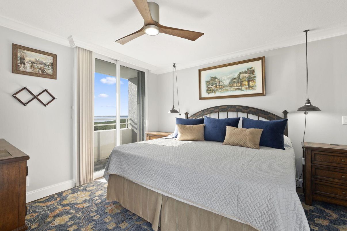 Bedroom, Interior, Water