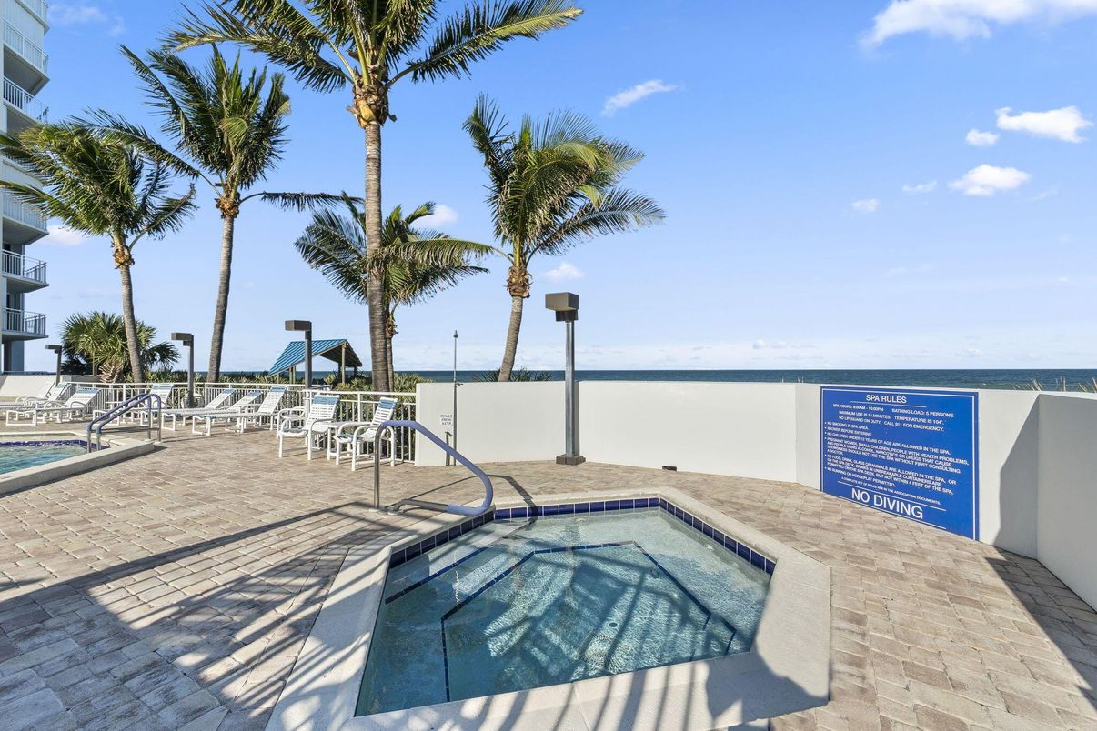 Exterior, Pool, Water