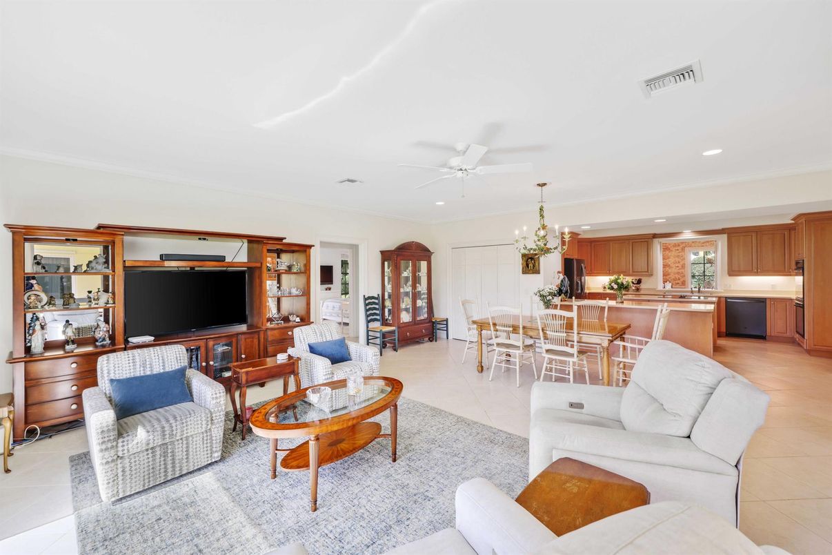 Chandelier, Dining room, Interior, Kitchen, Living room, Recessed Lighting, Stainless Steel Appliances