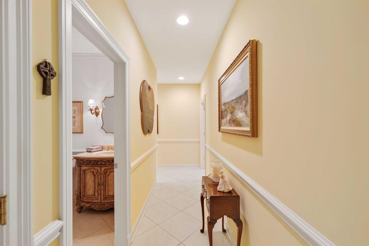 Bathroom, Interior, Recessed Lighting