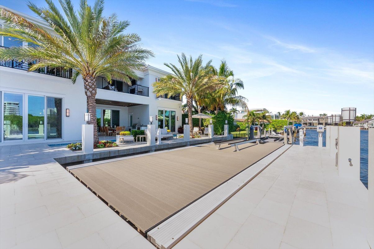 Exterior, Pool, Water