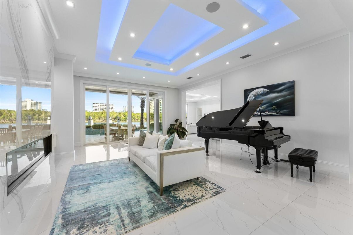 Interior, Living room, Marble, Piano, Recessed Lighting, Water