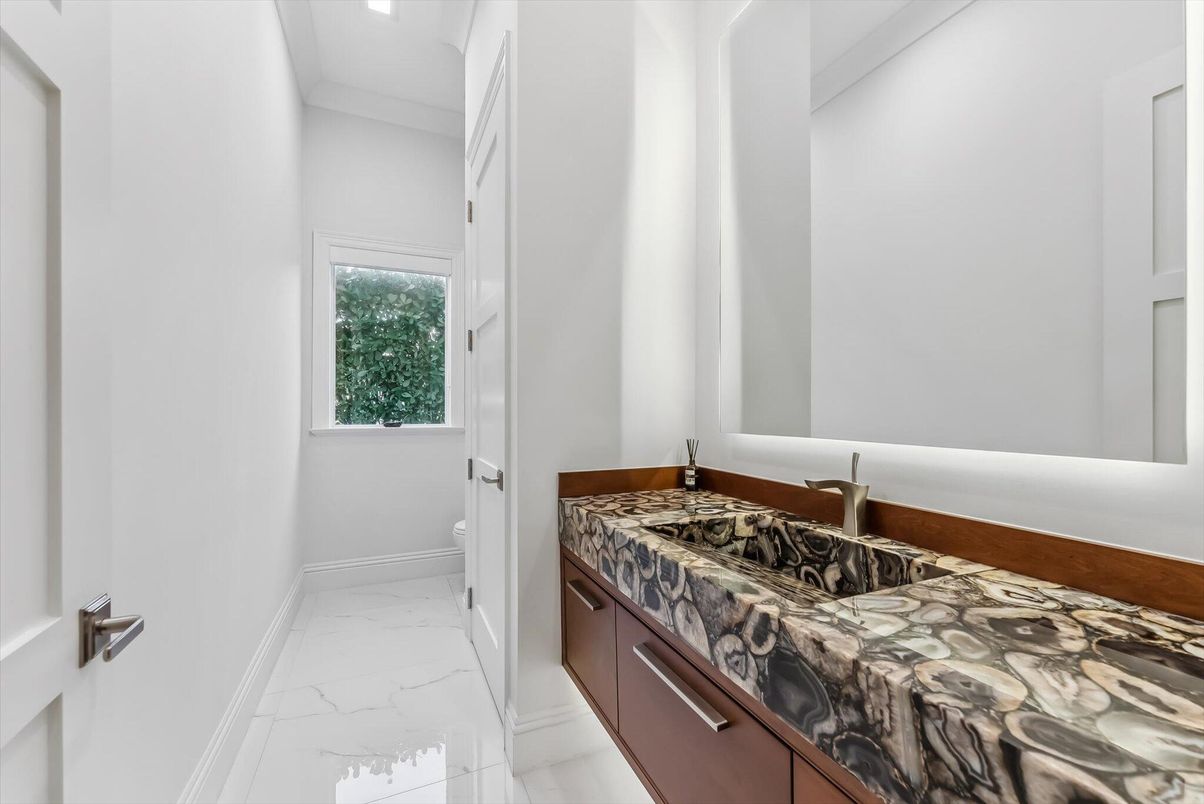 Bathroom, Interior, Marble, Recessed Lighting