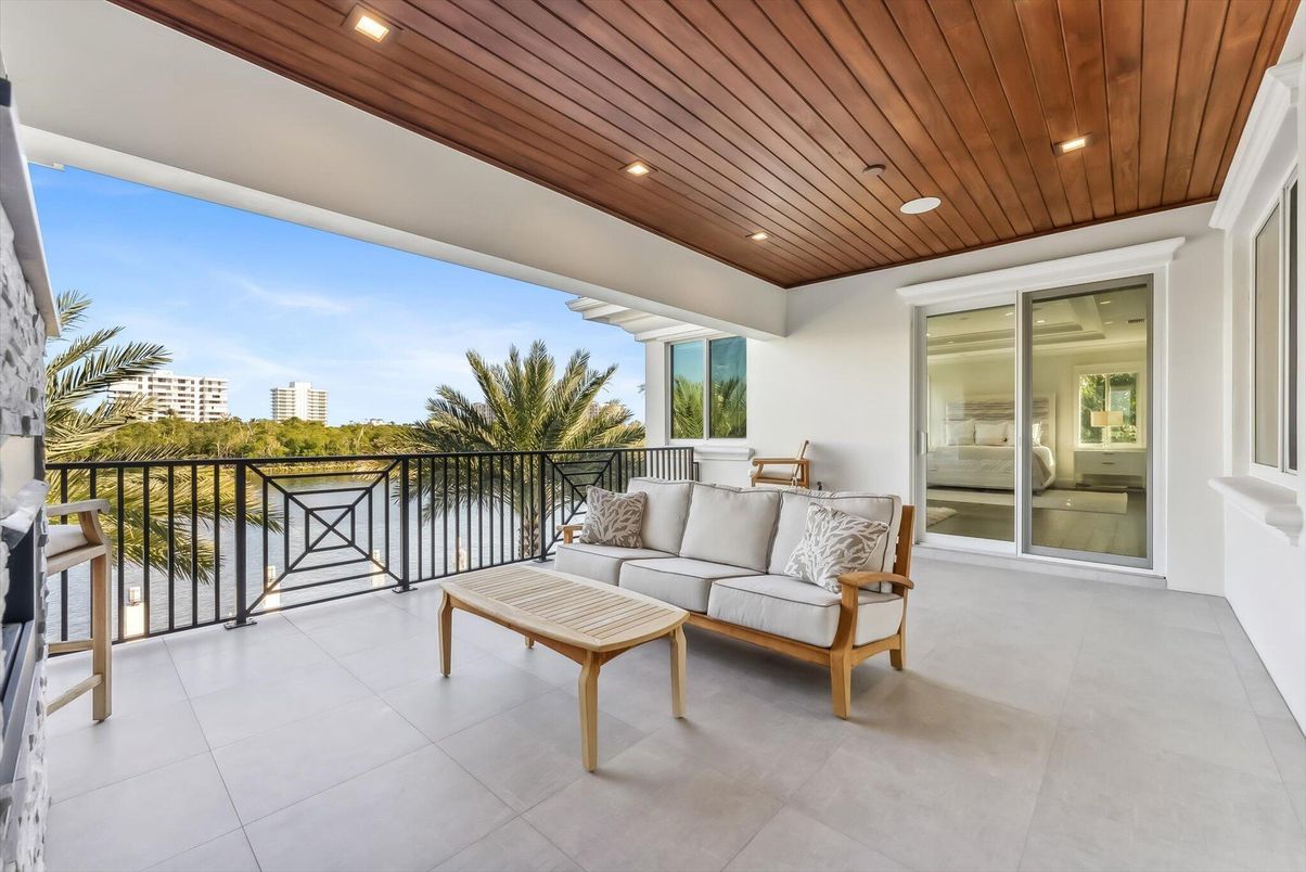 Exterior, Recessed Lighting
