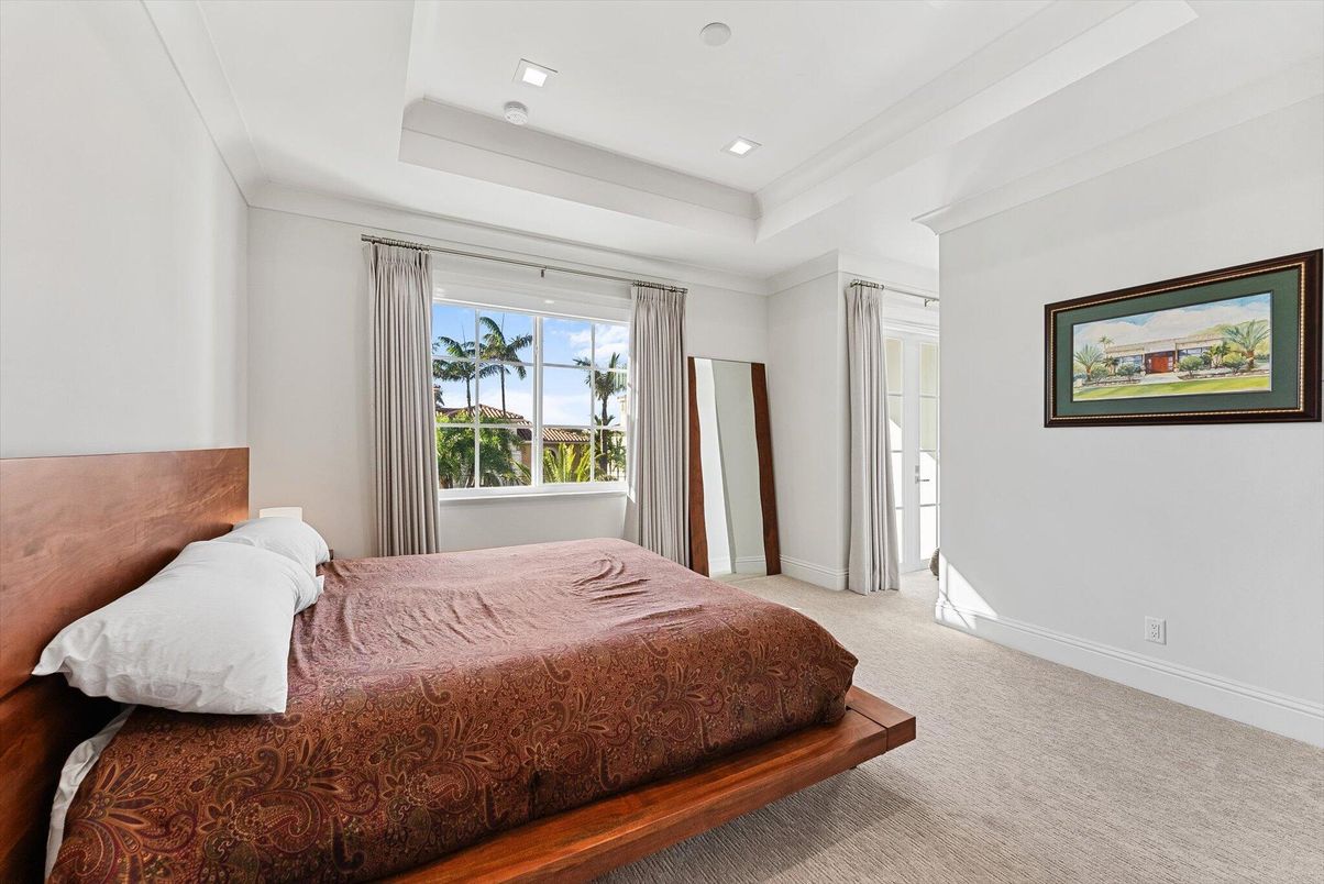 Bedroom, Interior, Recessed Lighting, Water