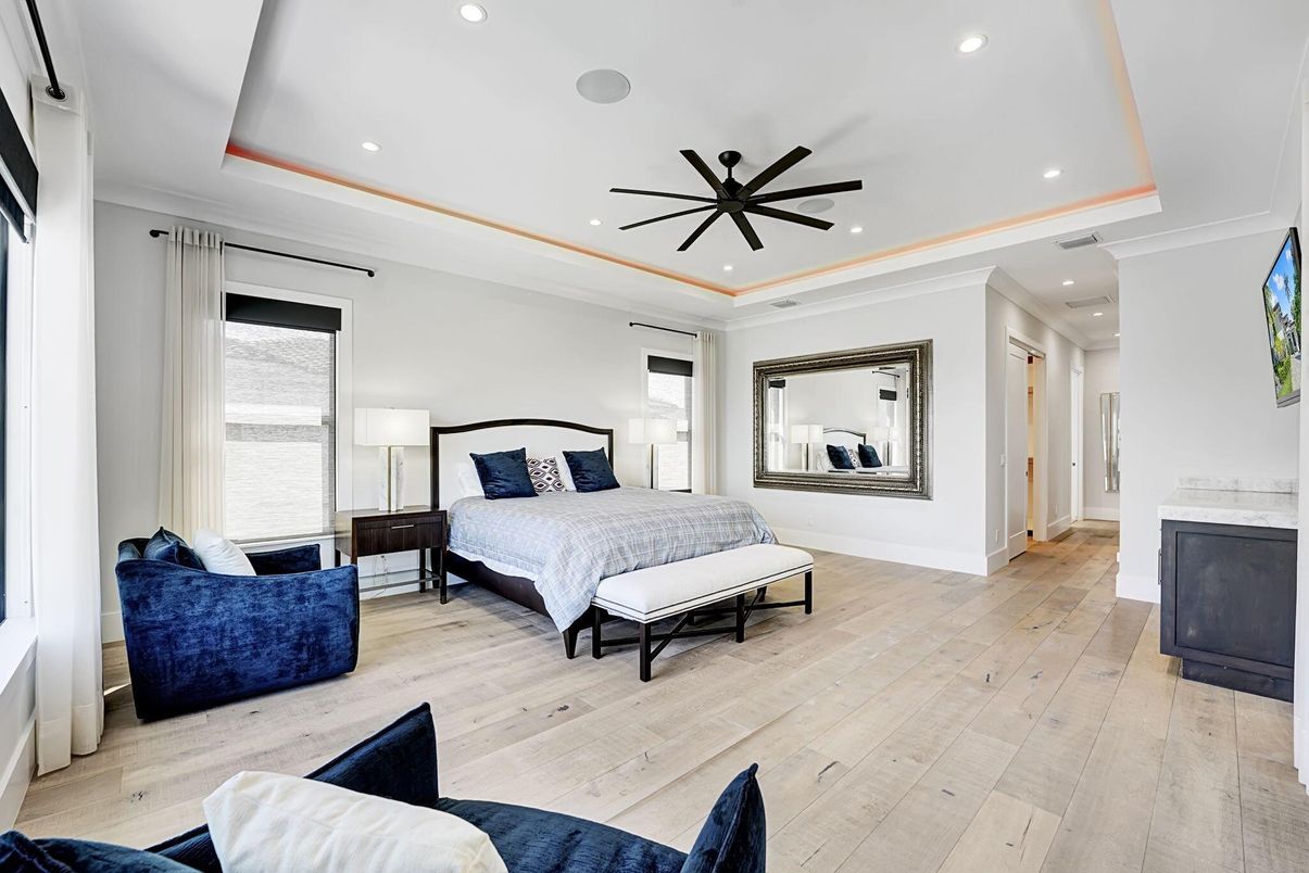 Bedroom, Interior, Recessed Lighting, Wood Texture Flooring