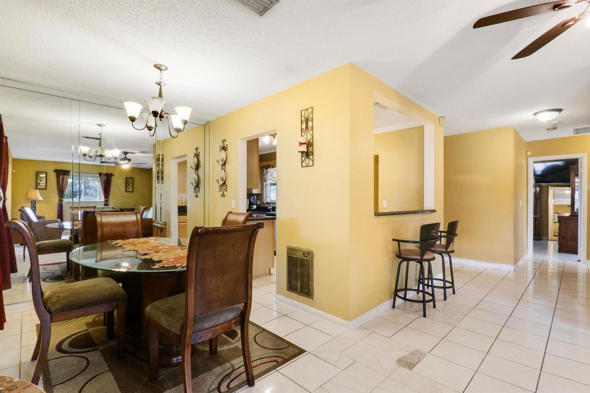 Chandelier, Dining room, Interior
