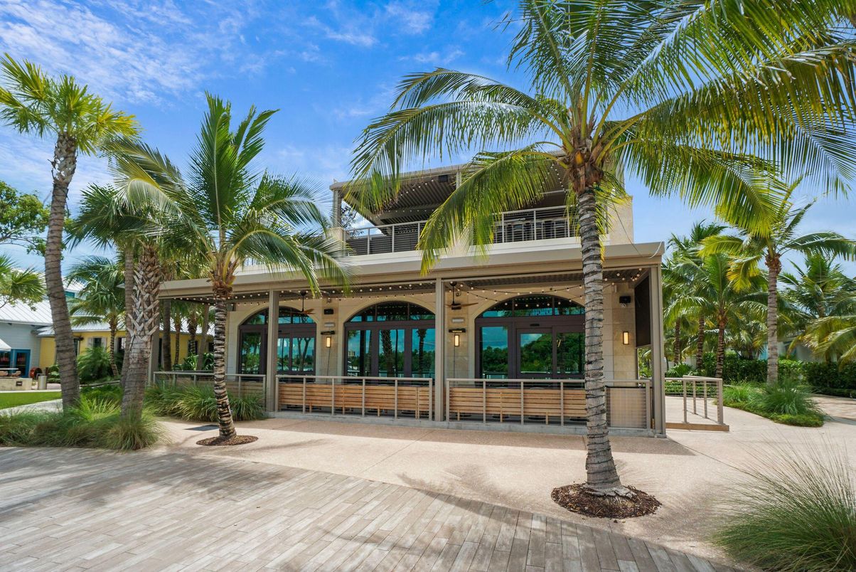 Exterior, Facade, Mediterranean