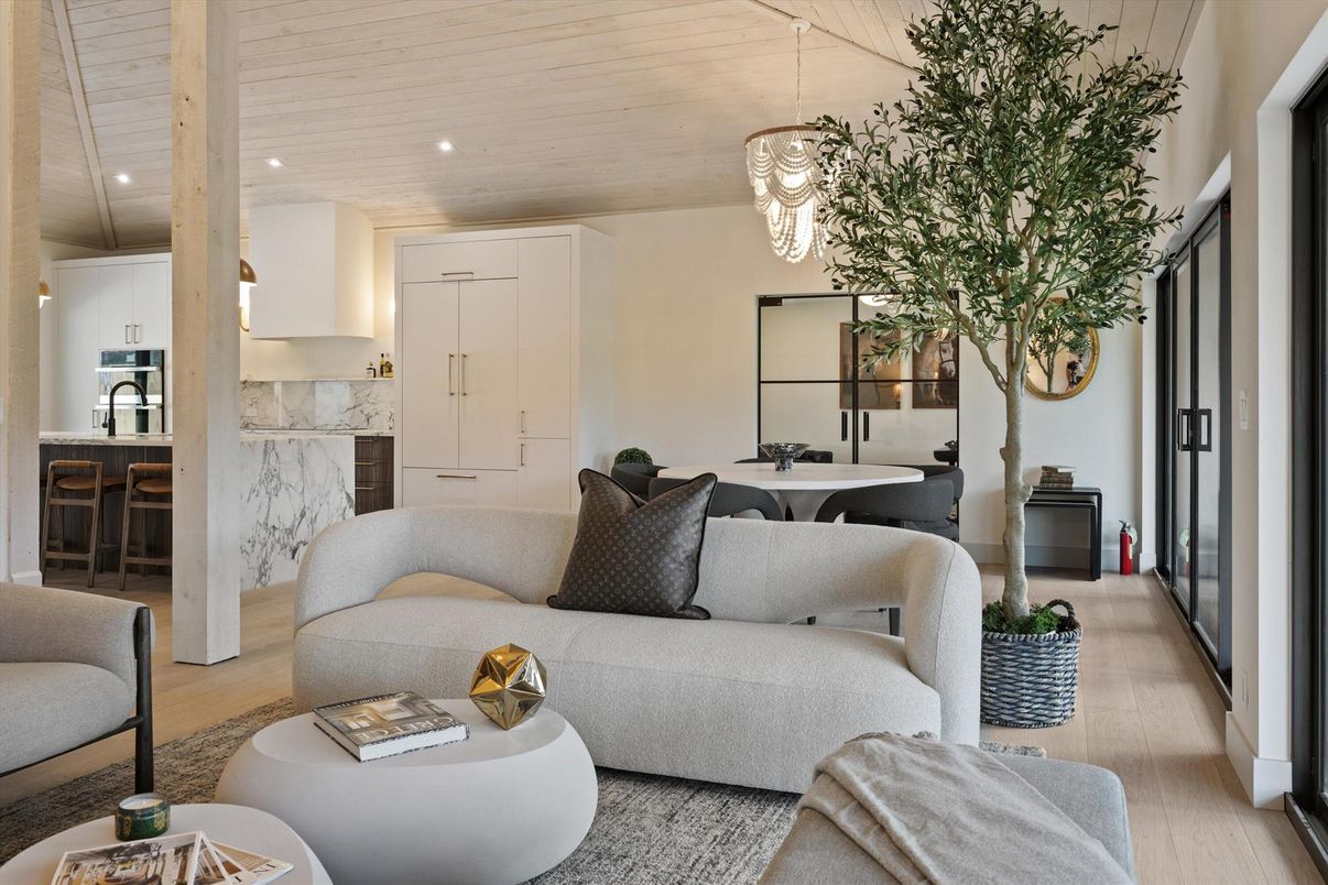 Chandelier, Dining room, Interior, Kitchen, Living room, Marble Walls, Pendant Lights, Recessed Lighting, Wooden Ceilings, Wood Texture Flooring