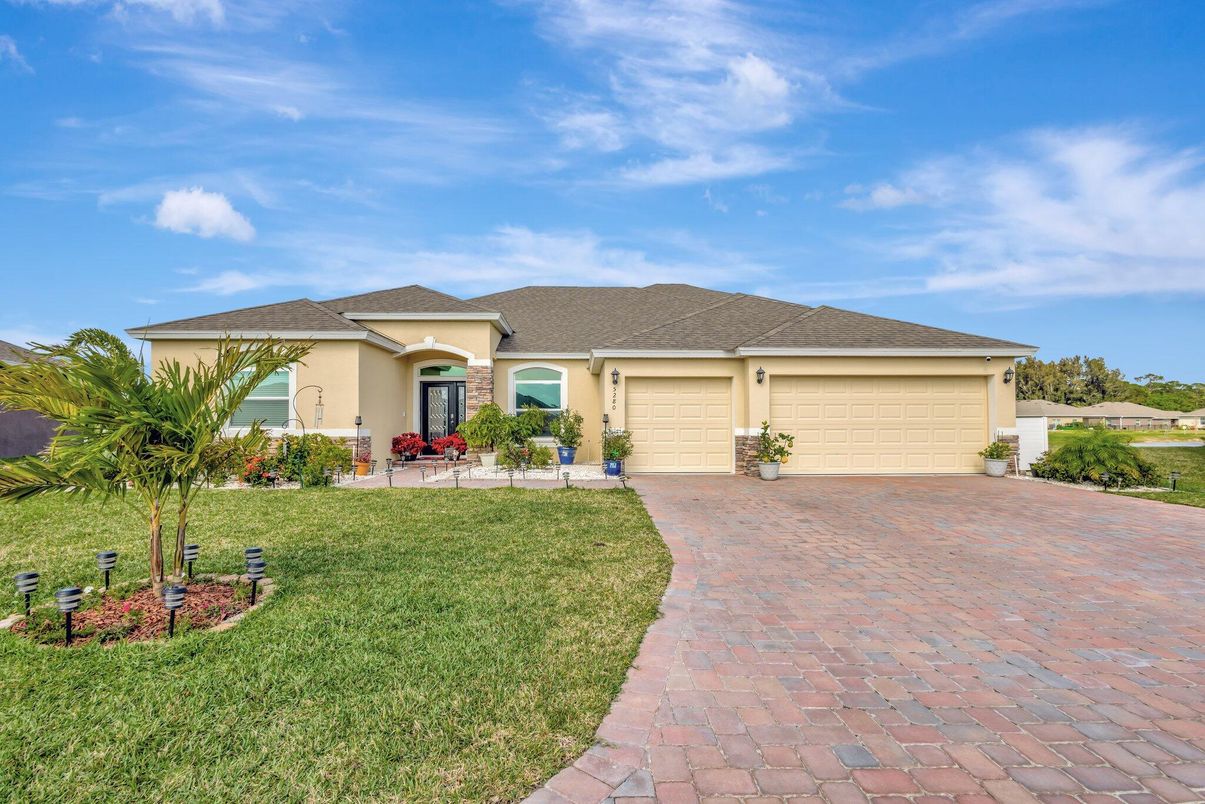 Attached, Backyard, Exterior, Facade, Ranch