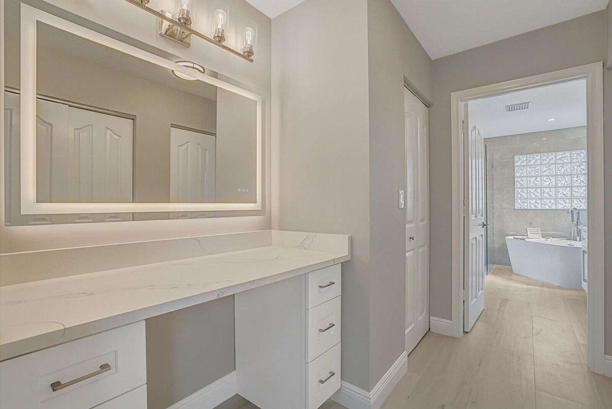 Bathroom, Free Standing Baths, Interior, Recessed Lighting, Wood Texture Flooring