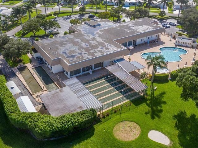 Exterior, Drone