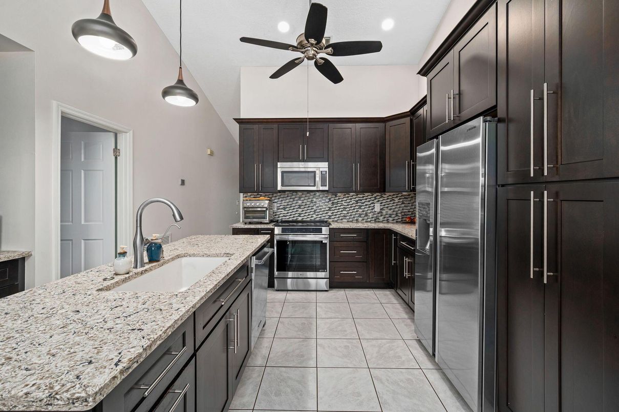 Interior, Kitchen, Pendant Lights, Recessed Lighting, Stainless Steel Appliances