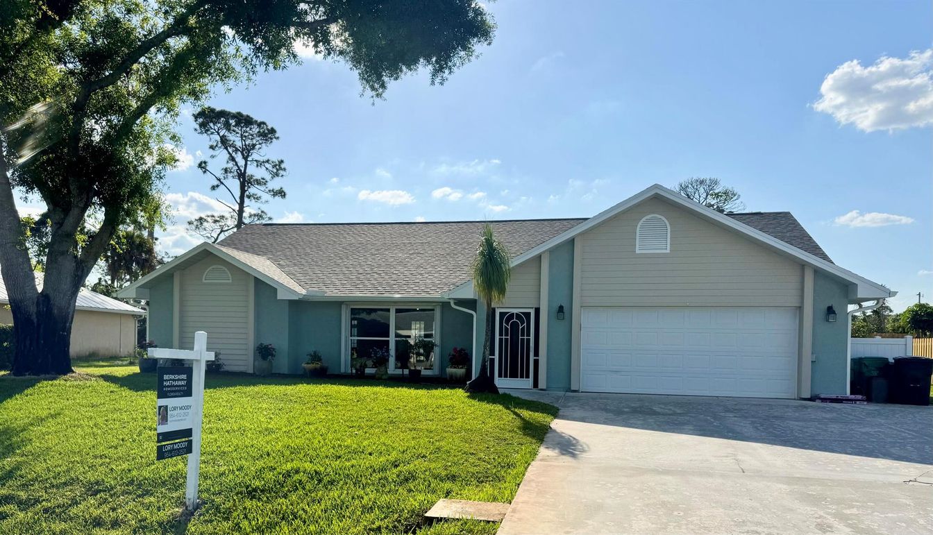 Attached, Backyard, Exterior, Facade, Ranch