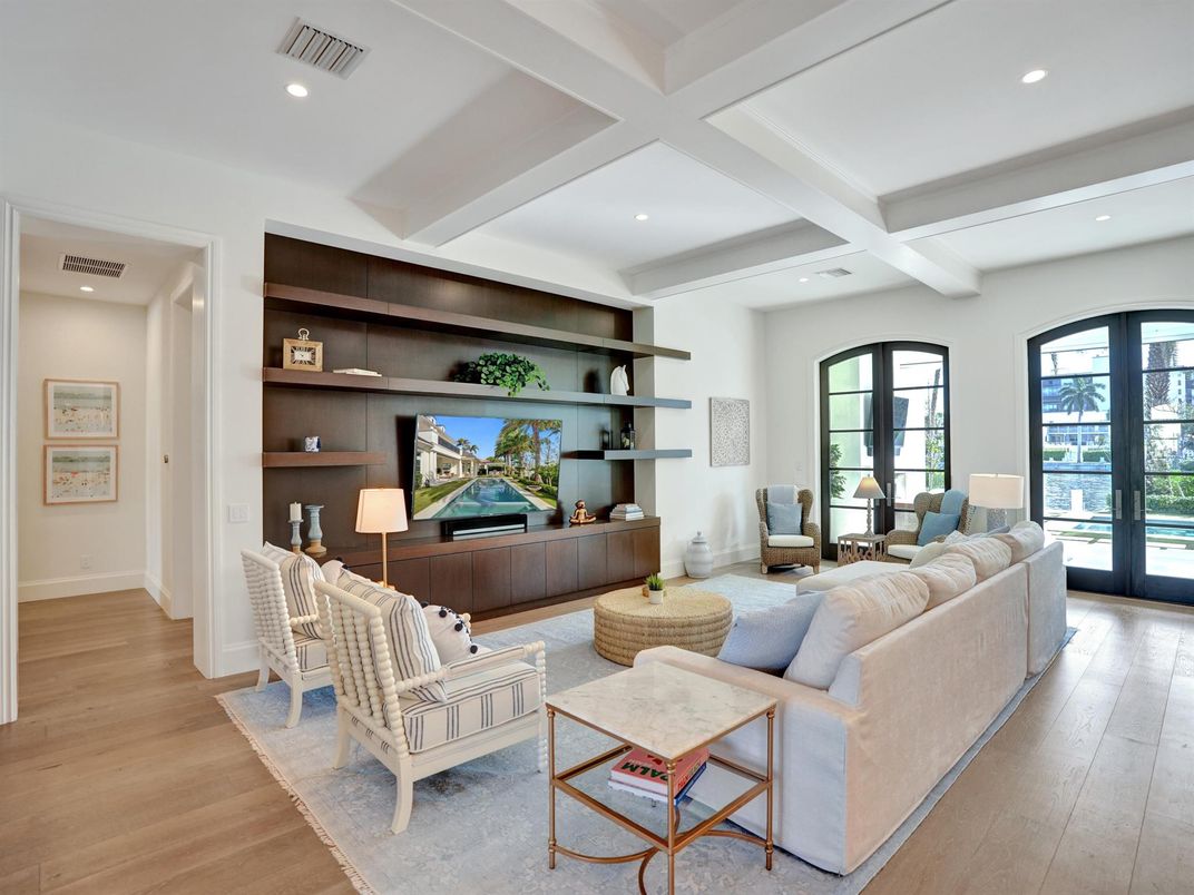 Interior, Living room, Recessed Lighting, Wood Texture Flooring