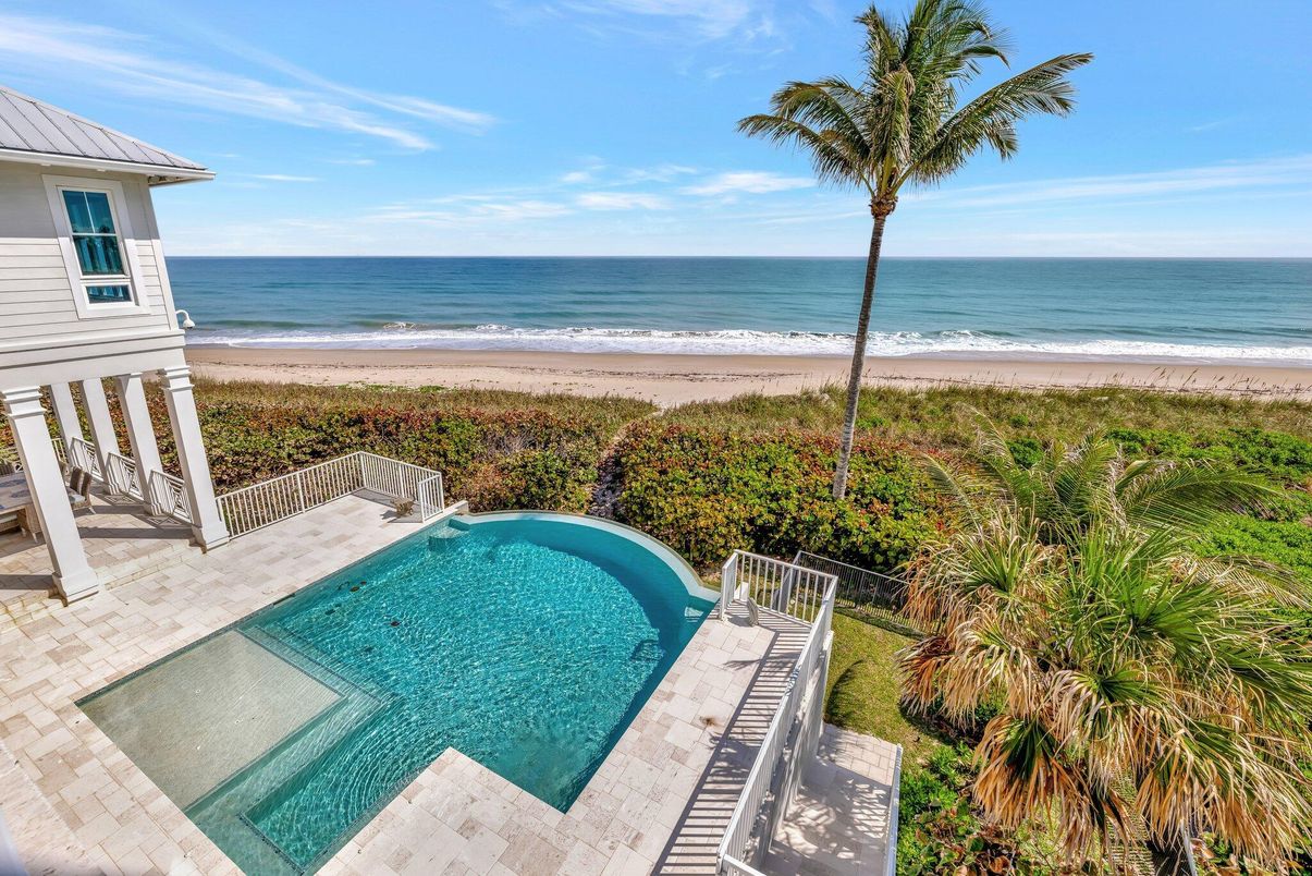 Exterior, Pool, Water