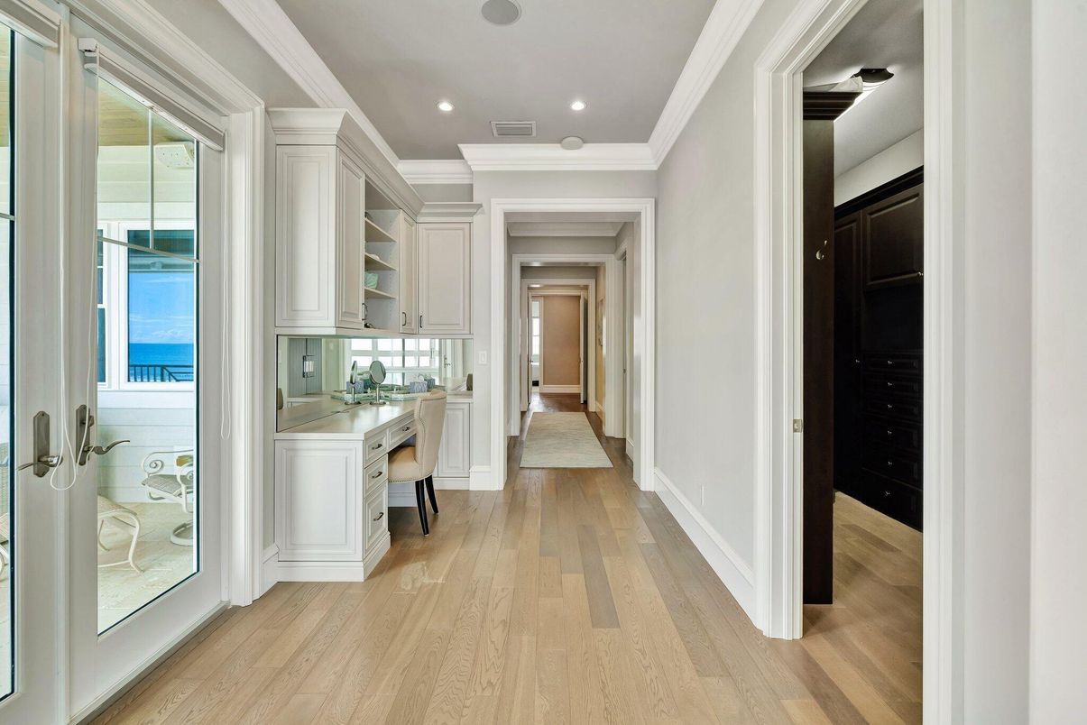 Interior, Recessed Lighting, Water, Wood Texture Flooring