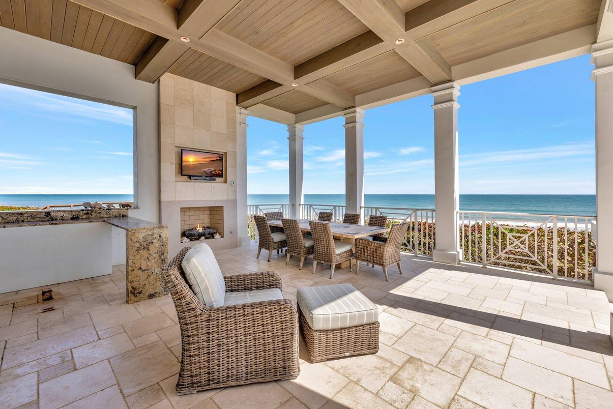 Exterior, Fireplace, Water